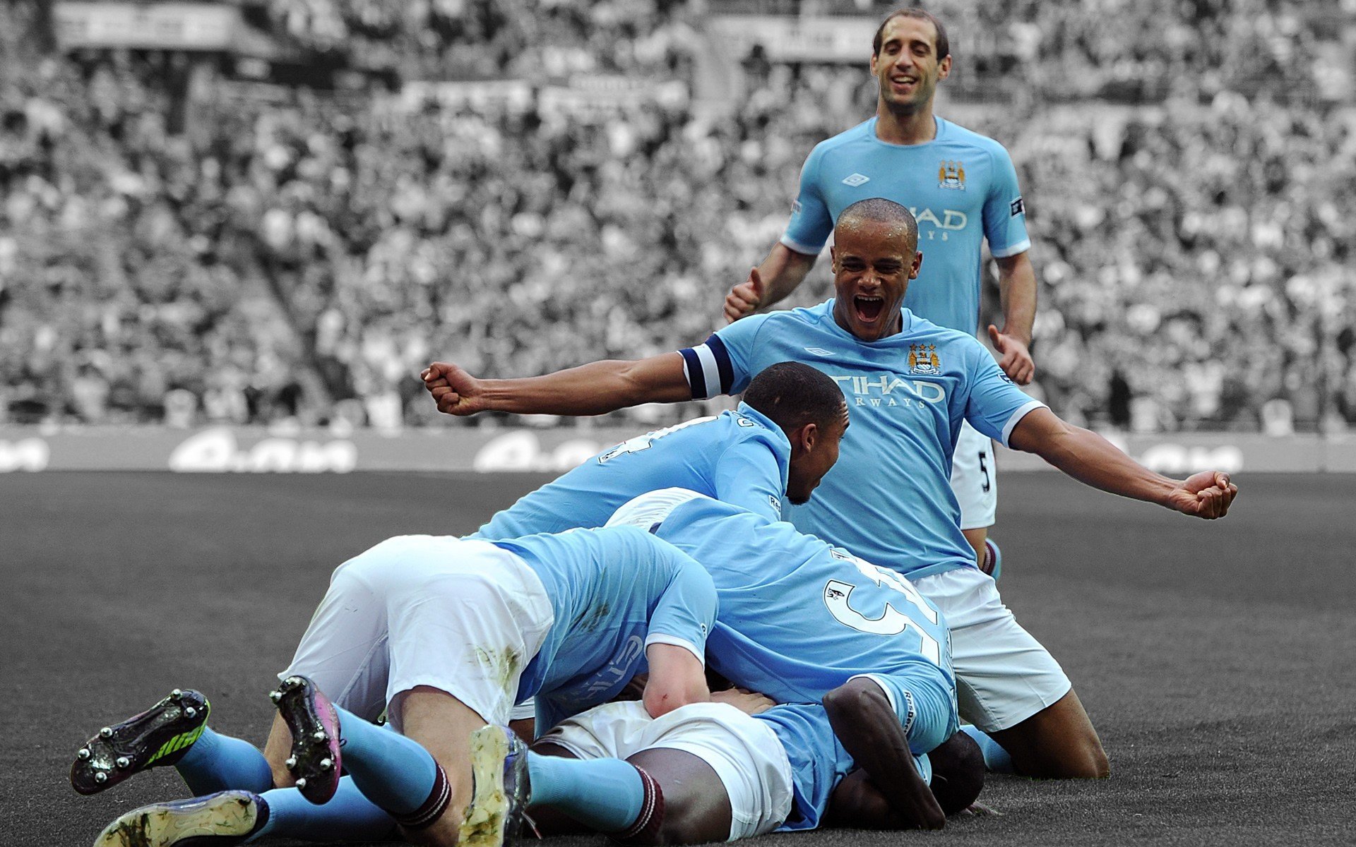爱游戏官网-海港密谈巴萨引震动，尼斯伤情告急迎生死战